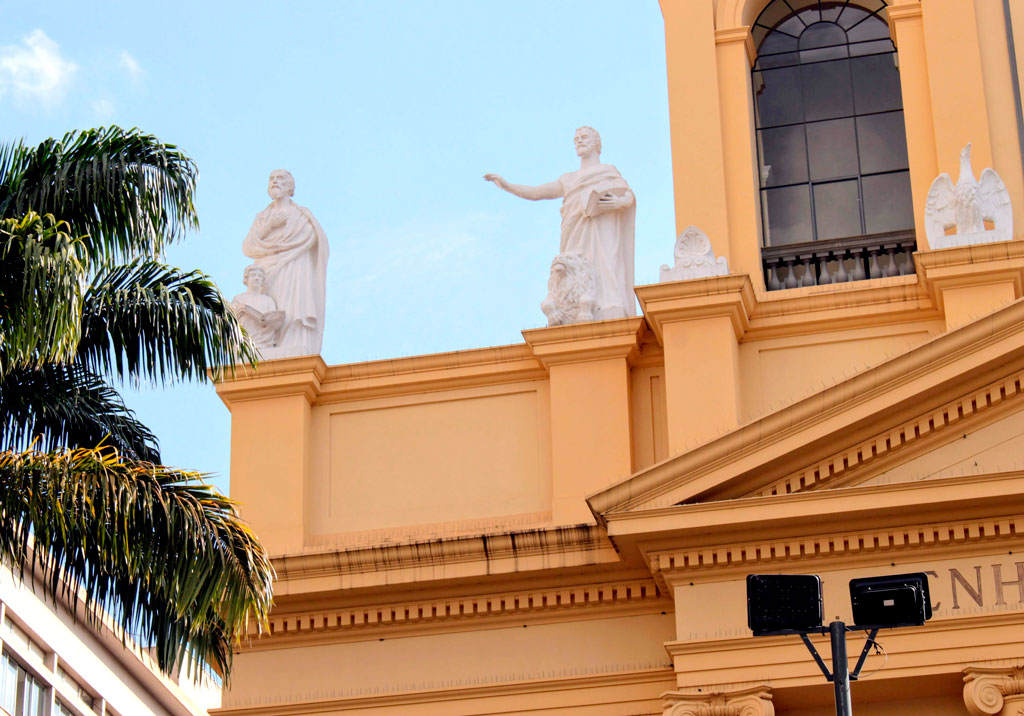 Catedral Metropolitana de Campinas - fachada - estátuas